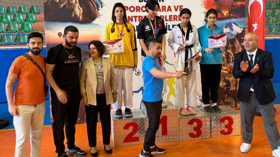Okul Sporları Türkiye Tekvando Şampiyonasında öğrencimiz Türkiye 2.si oldu